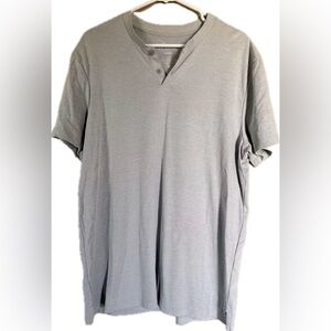 Marc Anthony luxury short sleeve shirt. Excellent condition. Men’s size XL